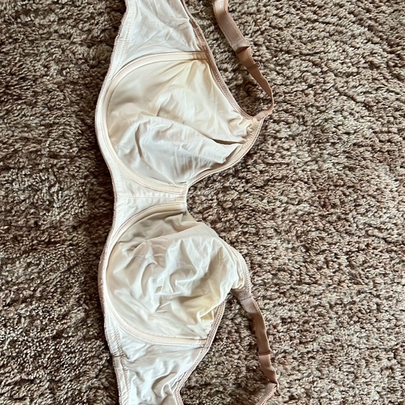 EUC Wacoal bra - Picture 2 of 3